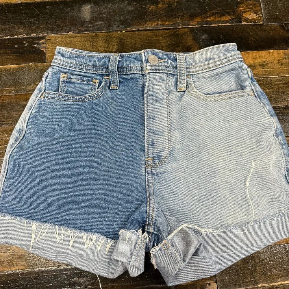 Hollister Ultra High Rise Vintage Stretch Colorblock Denim Shorts Raw Hem 0